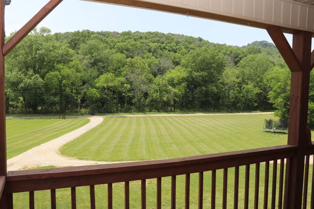1000 Glasgow Branch Rd, Hartsville, TN 37074