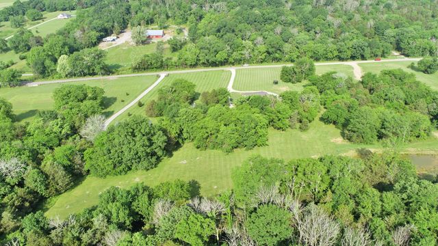 1000 Glasgow Branch Rd, Hartsville, TN 37074