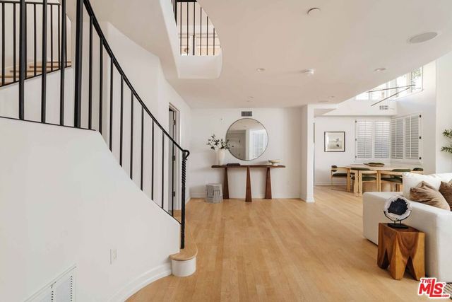 812 Euclid Street A, Santa Monica, CA 90403