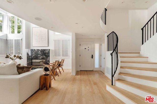 812 Euclid Street A, Santa Monica, CA 90403