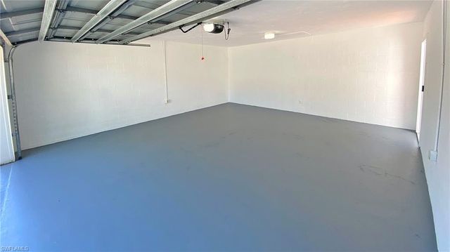 718 Reef Point CIR, Naples, FL 34108