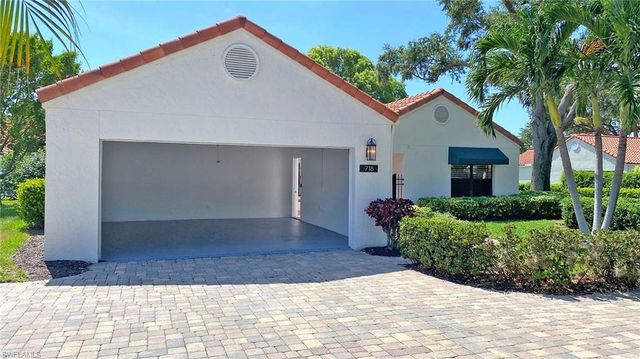 718 Reef Point CIR, Naples, FL 34108