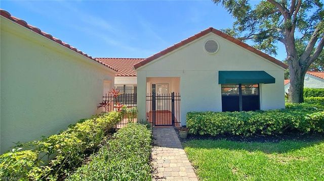 718 Reef Point CIR, Naples, FL 34108