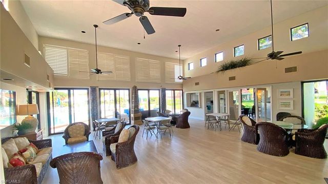 718 Reef Point CIR, Naples, FL 34108