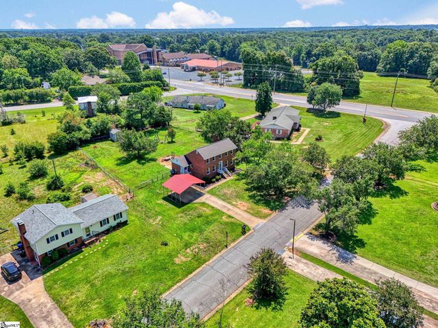 104 Locksley Drive, Greenwood, SC 29649