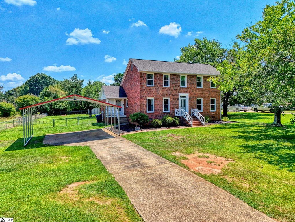 104 Locksley Drive, Greenwood, SC 29649