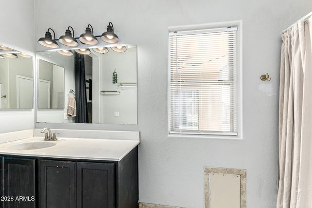 7205 W SUNDERLAND Avenue, Phoenix, AZ 85033