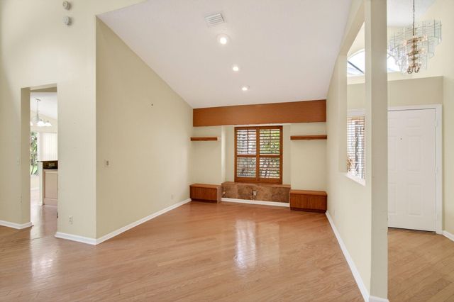 6071 Greenspointe Drive, Boynton Beach, FL 33437