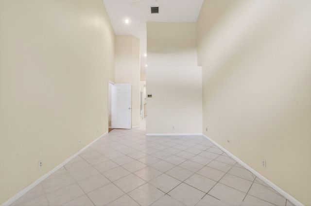 6071 Greenspointe Drive, Boynton Beach, FL 33437