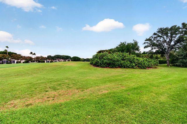 6071 Greenspointe Drive, Boynton Beach, FL 33437