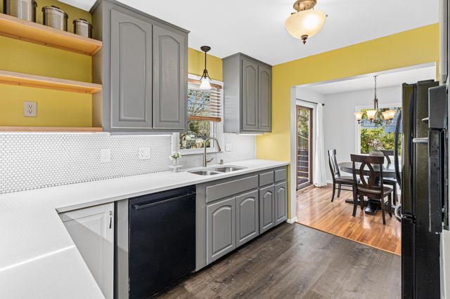 8180 Julianne Terrace, Golden Valley, MN 55427