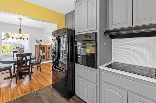 8180 Julianne Terrace, Golden Valley, MN 55427