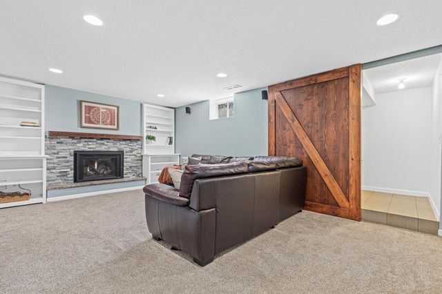 8180 Julianne Terrace, Golden Valley, MN 55427