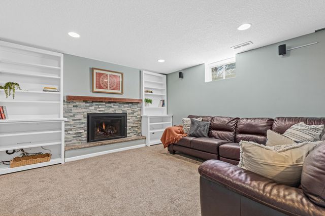 8180 Julianne Terrace, Golden Valley, MN 55427