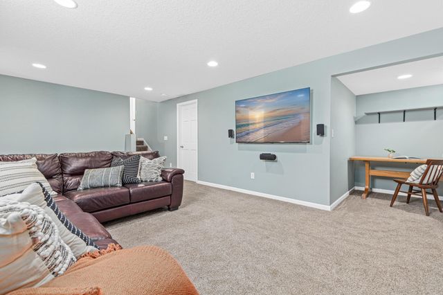 8180 Julianne Terrace, Golden Valley, MN 55427