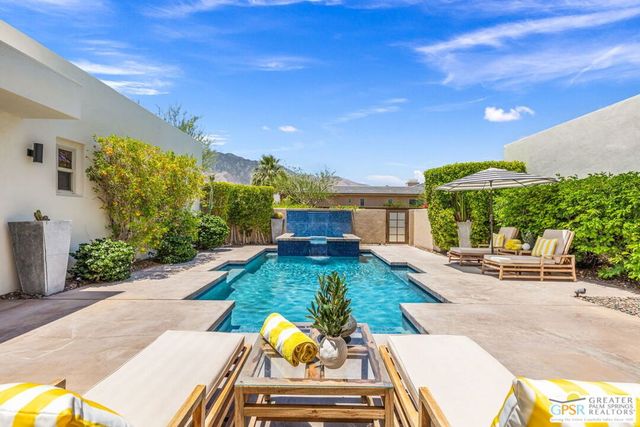 2684 Isabella Way, Palm Springs, CA 92262
