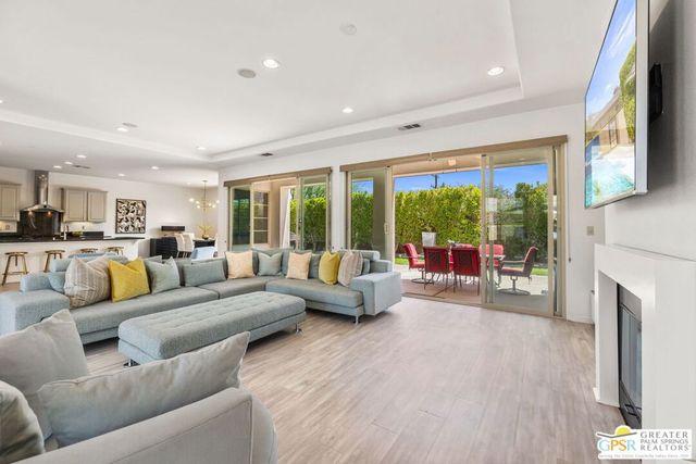 2684 Isabella Way, Palm Springs, CA 92262