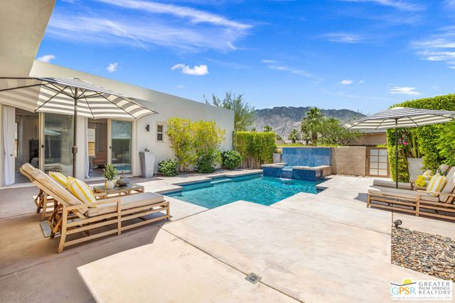 2684 Isabella Way, Palm Springs, CA 92262