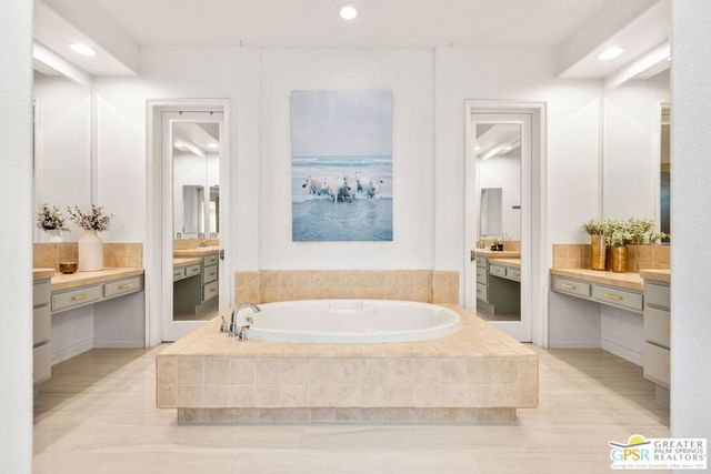 2684 Isabella Way, Palm Springs, CA 92262