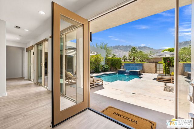 2684 Isabella Way, Palm Springs, CA 92262