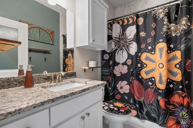 2402 Alaska Avenue, Dallas, TX 75216