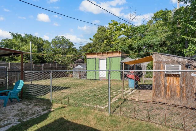 2402 Alaska Avenue, Dallas, TX 75216