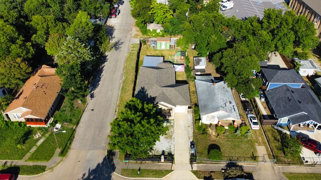 2402 Alaska Avenue, Dallas, TX 75216