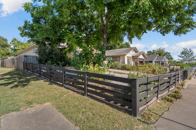 2402 Alaska Avenue, Dallas, TX 75216