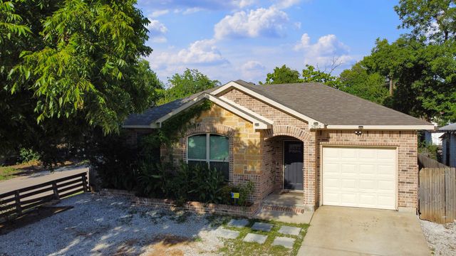 2402 Alaska Avenue, Dallas, TX 75216