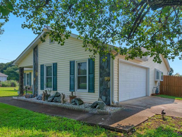 109 Summerfield Drive, Mcdonough, GA 30253