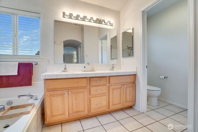 8918 176th Street Ct E, Puyallup, WA 98375