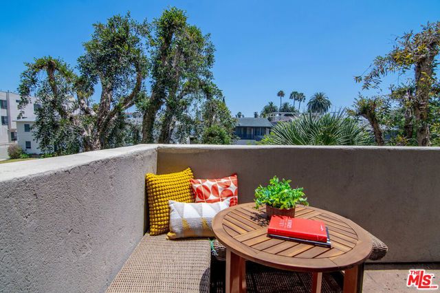 1541 S Bedford Street 201, Los Angeles, CA 90035