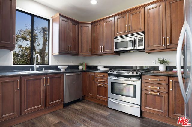 1541 S Bedford Street 201, Los Angeles, CA 90035