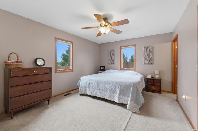 828 Amber Willow Way, Huntertown, IN 46748