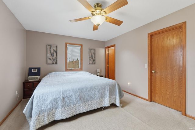 828 Amber Willow Way, Huntertown, IN 46748