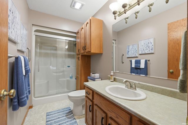 828 Amber Willow Way, Huntertown, IN 46748