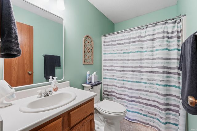 828 Amber Willow Way, Huntertown, IN 46748