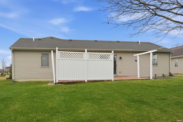 828 Amber Willow Way, Huntertown, IN 46748