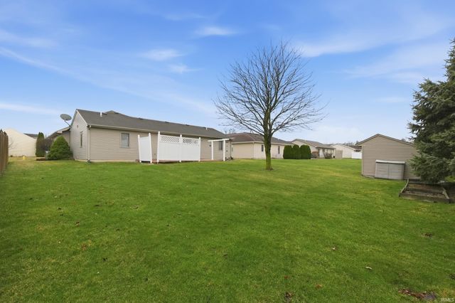 828 Amber Willow Way, Huntertown, IN 46748