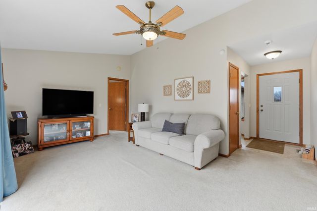 828 Amber Willow Way, Huntertown, IN 46748