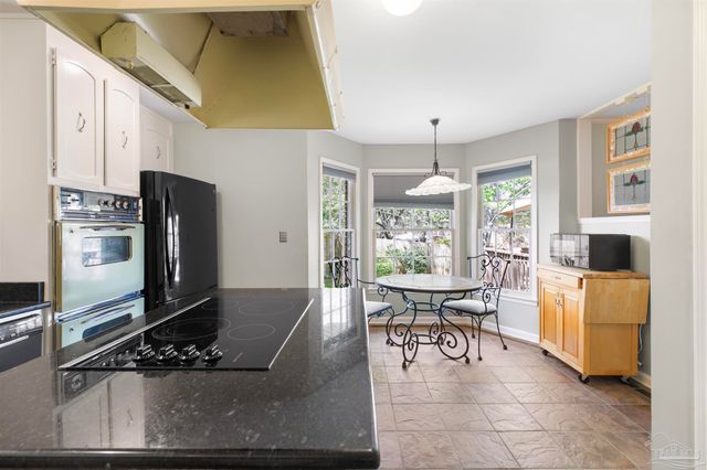 505 Bear Dr, Gulf Breeze, FL 32561