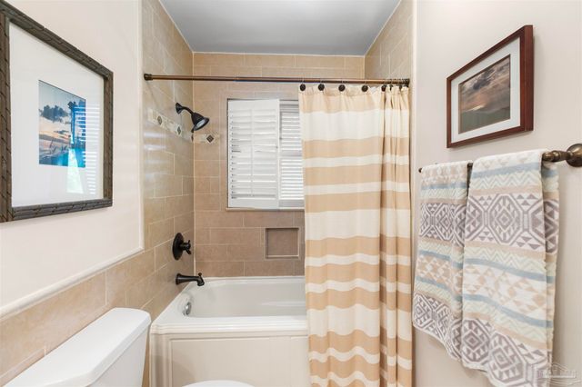 505 Bear Dr, Gulf Breeze, FL 32561