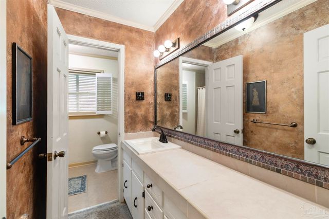505 Bear Dr, Gulf Breeze, FL 32561
