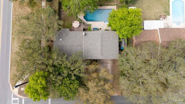 505 Bear Dr, Gulf Breeze, FL 32561