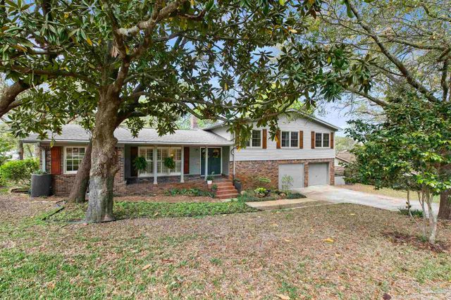 505 Bear Dr, Gulf Breeze, FL 32561