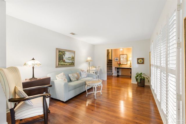 505 Bear Dr, Gulf Breeze, FL 32561