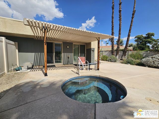 1333 Sunflower Circle, Palm Springs, CA 92262