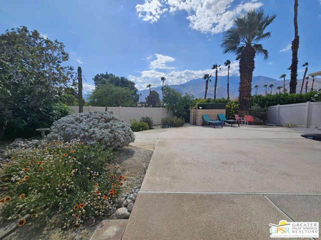1333 Sunflower Circle, Palm Springs, CA 92262