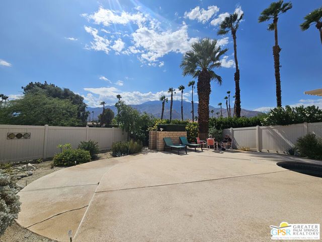 1333 Sunflower Circle, Palm Springs, CA 92262