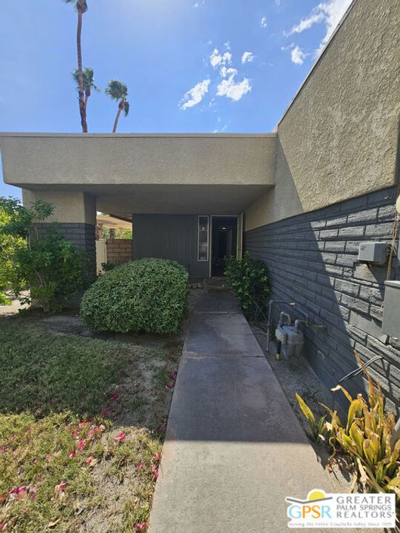 1333 Sunflower Circle, Palm Springs, CA 92262